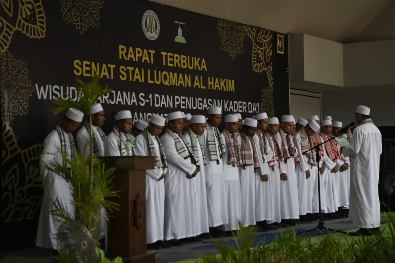 STAI Luqman al-Hakim Surabaya Tugaskan 35 Wisudawan ke Pelosok Negeri